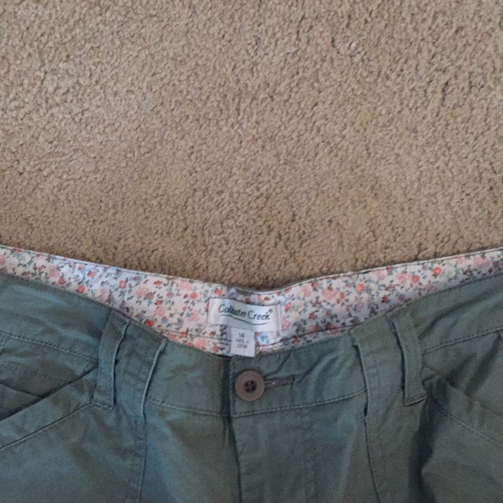 Shorts - Picture 2 of 3
